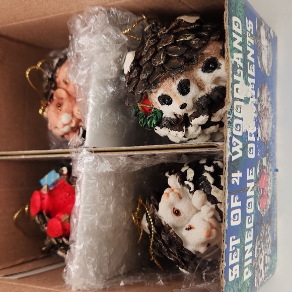 Set of 4 Woodland Pinecone Ornaments from 2003 - Picture 15 of 17